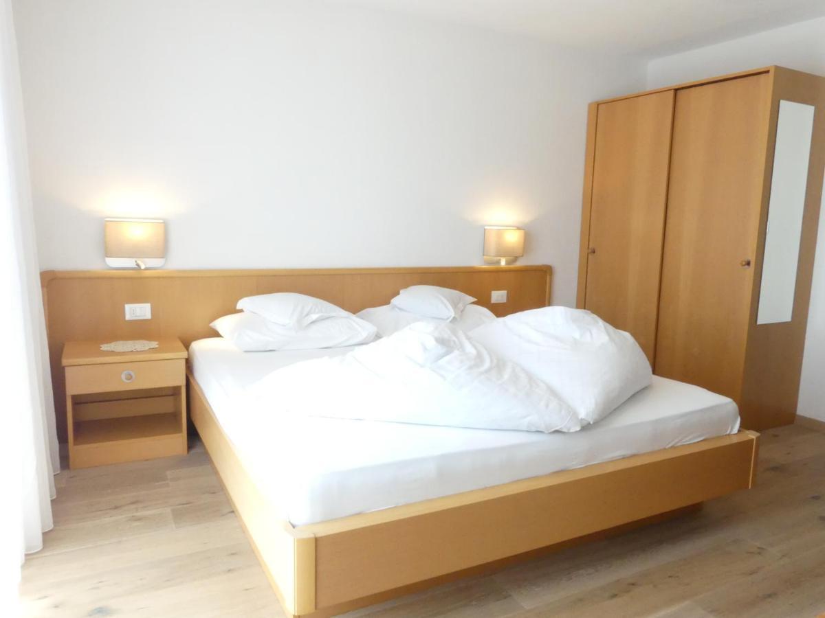 Garni Hotel Dorothea Tirolo Exterior foto