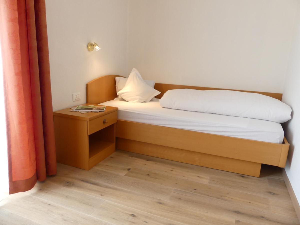 Garni Hotel Dorothea Tirolo Exterior foto